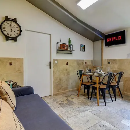 Le Coin Vintage I Hypercentre I Bourguignon & Cosy * Ντιζόν